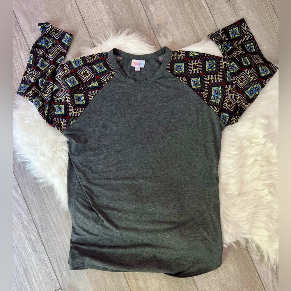 LULAROE | Gray Raglan Baseball Shirt with Tribal Patterned Sleeves (M)